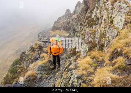 sendero del Tuc Dera Escaleta, 2468 metro, Artiga de Lin, valle de Aran, Cordillera de los Pirineos, lleida, Catalunya, Spagna, europa. Foto Stock