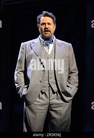 Michael Ball, aspetti dell'amore - Production Photography, Lyric Theatre, Londra, Regno Unito, 23 maggio 2023, Foto di Richard Goldschmidt Foto Stock