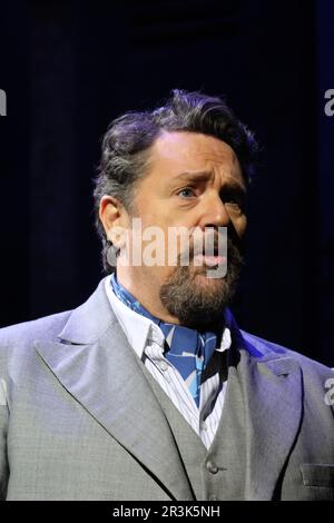 Michael Ball, aspetti dell'amore - Production Photography, Lyric Theatre, Londra, Regno Unito, 23 maggio 2023, Foto di Richard Goldschmidt Foto Stock