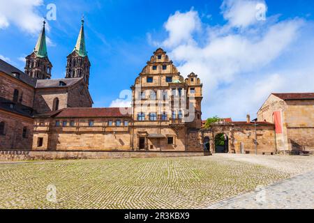 Museo storico nella vecchia corte di Bamberga in piazza Domplatz. Bamberg è una città situata sul fiume Regnitz, in Germania, in alta Franconia. Foto Stock