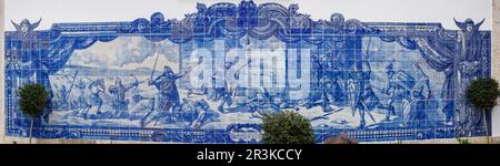 toma del castillo de San Jorge por los cristianos, azulejo en el mirador de Santa Luzia, Alfama, Lisboa, Portogallo. Foto Stock