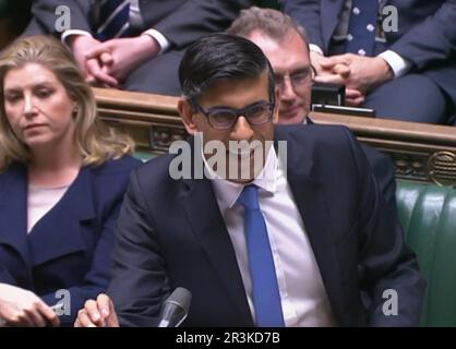 Il primo Ministro Rishi Sunak interviene durante le interrogazioni del primo Ministro alla Camera dei Comuni di Londra. Data immagine: Mercoledì 24 maggio 2023. Foto Stock