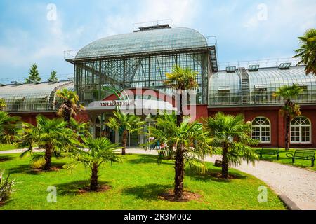 FRANCOFORTE sul MENO, GERMANIA - 24 GIUGNO 2018: Il giardino botanico Palmengarten di Francoforte sul meno, Germania Foto Stock