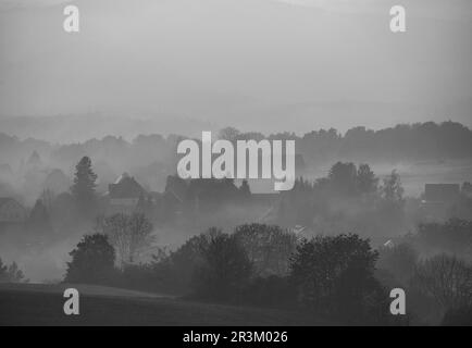 Hinterhermsdorf in Svizzera sassone, atmosfera mistica serale 18 Foto Stock