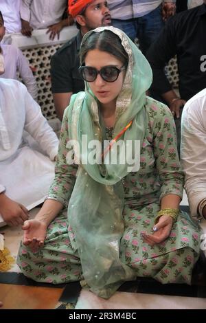 Ajmer, India. 21st maggio, 2023. L'attrice di Bollywood Sara Ali Khan ha visitato Ajmer Sharif Dargah, per cercare le benedizioni per il suo prossimo film Zara Hatke Zara Bachke ad Ajmer, India, il 21 maggio 2023. La commedia romantica è anche protagonista Vicky Kaushal ed è diretta da Laxman Utekar. (Foto di Shaukat Ahmed/Pacific Press/Sipa USA) Credit: Sipa USA/Alamy Live News Foto Stock