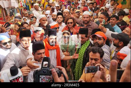 Ajmer, India. 21st maggio, 2023. L'attrice di Bollywood Sara Ali Khan ha visitato Ajmer Sharif Dargah, per cercare le benedizioni per il suo prossimo film Zara Hatke Zara Bachke ad Ajmer, India, il 21 maggio 2023. La commedia romantica è anche protagonista Vicky Kaushal ed è diretta da Laxman Utekar. (Foto di Shaukat Ahmed/Pacific Press/Sipa USA) Credit: Sipa USA/Alamy Live News Foto Stock