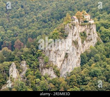 Bronnen Castello nella valle del Danubio vicino Beuron Foto Stock