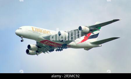 Volo EK 27 emirates dubai a glasgow reintroduzione di un Airbus A380 il più grande aereo passeggeri del mondo Foto Stock