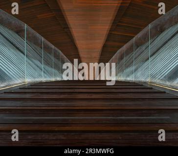 Nakhonsawan, Tailandia - 23 aprile 2023 - il nome di architettura di disegno dell'interno è PA SAN o Ponte di legno di Pasan, l'arco di riferimento dell'edificio del memoriale Foto Stock