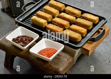 Cinese Anhui cucina capelli cagliata，profondo fritto stinky tofu, Foto Stock