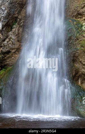 Cascata nella gola di Ploetz Klamm al torrente Rettenbach vicino a Salisburgo, Austria Foto Stock
