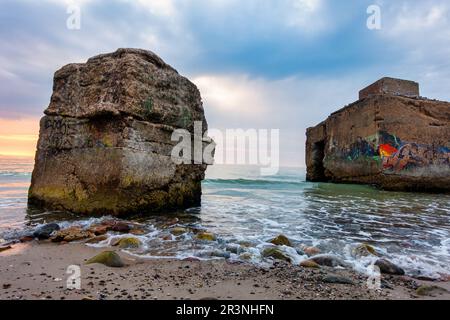 Suggestivo tramonto sulla spiaggia mar baltico Foto Stock