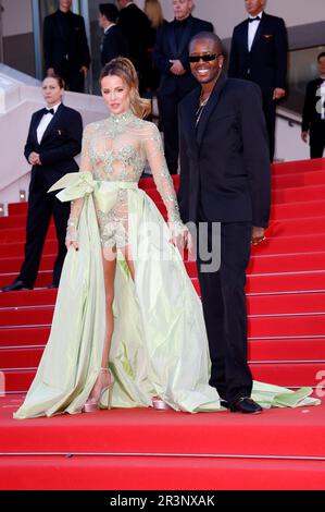 Kate Beckinsale und Begleitung bei der Premiere des Kinofilms 'la Passion de Dodin Bouffant' auf dem Festival de Cannes 2023 / 76. Internationale Filmfestspiele von Cannes im Palais des Festivals. Cannes, 24.05.2023 Foto Stock