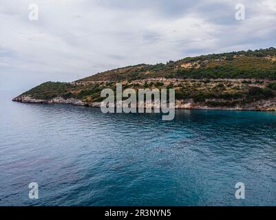 Grecia. Isola di Lefkada. Costa del Mar Ionio. Popolare luogo turistico. Drone. Vista aerea Foto Stock