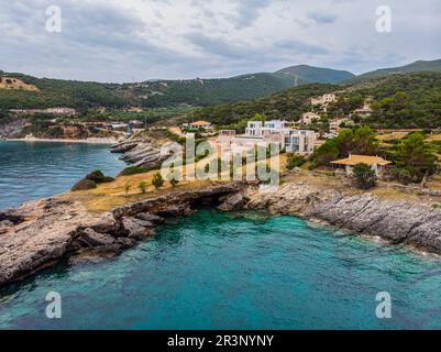 Grecia. Isola di Lefkada. Costa del Mar Ionio. Popolare luogo turistico. Drone. Vista aerea Foto Stock