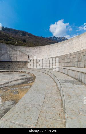 Italia Veneto Longarone - Chiesa Monumentale di Santa Maria Immacolata - architetto Giovanni Michelucci Foto Stock