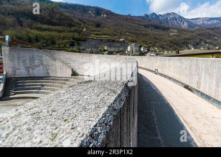 Italia Veneto Longarone - Chiesa Monumentale di Santa Maria Immacolata - architetto Giovanni Michelucci Foto Stock