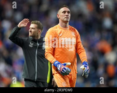 Il portiere di Rangers Allan McGregor segue la partita della Cinch Premiership allo stadio Ibrox di Glasgow. Data immagine: Mercoledì 24 maggio 2023. Foto Stock