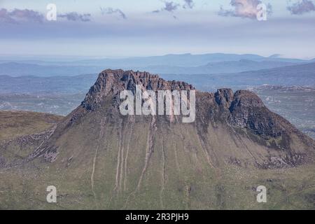 Una passeggiata nella brughiera fino alla vetta di Sgùrr e Fhìdhleir premia il viaggiatore con una delle migliori vedute in Scozia. Foto Stock