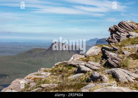 Una passeggiata nella brughiera fino alla vetta di Sgùrr e Fhìdhleir premia il viaggiatore con una delle migliori vedute in Scozia. Foto Stock