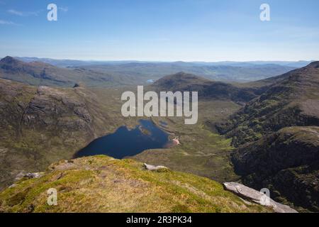 Una passeggiata nella brughiera fino alla vetta di Sgùrr e Fhìdhleir premia il viaggiatore con una delle migliori vedute in Scozia. Foto Stock