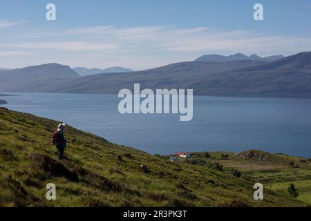 Una passeggiata nella brughiera fino alla vetta di Sgùrr e Fhìdhleir premia il viaggiatore con una delle migliori vedute in Scozia. Foto Stock