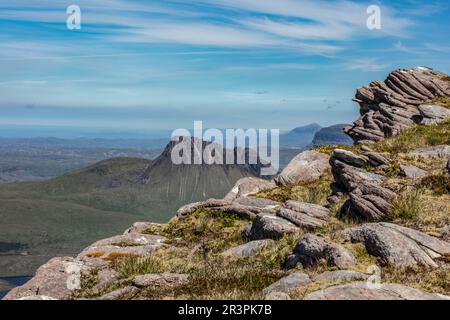 Una passeggiata nella brughiera fino alla vetta di Sgùrr e Fhìdhleir premia il viaggiatore con una delle migliori vedute in Scozia. Foto Stock