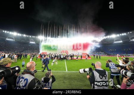 Roma, Italia. 24th maggio, 2023. Italiano 'Tricolore' al termine della finale della Coppa Italia Frecciarossa tra ACF Fiorentina e FC Internazionale allo Stadio Olimpico, Roma, Italia, il 24 maggio 2023. Credit: Giuseppe Maffia/Alamy Live News Foto Stock