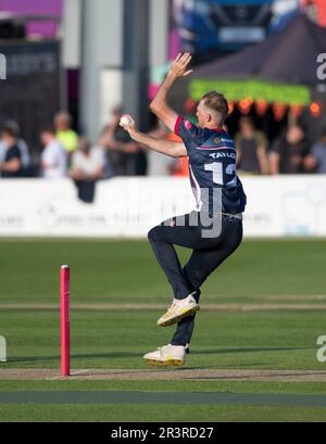 Northampton Maggio 24 :Tom Taylor del Northamptonshire in azione Vitality T20 Blast match tra Northamptonshire Steelbacks e Worcestershire Rapids al County Ground Northampton Inghilterra . Foto Stock