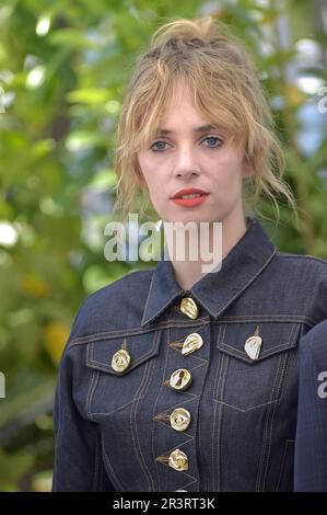 Cannes, Francia. 24th maggio, 2023. Maya Hawke partecipa alla fotocellula 'Asteroid City' al 76th° festival annuale del cinema di Cannes al Palais des Festivals di mercoledì 24 maggio 2023 a Cannes, Francia. Foto di Rocco Spaziani/UPI Credit: UPI/Alamy Live News Foto Stock