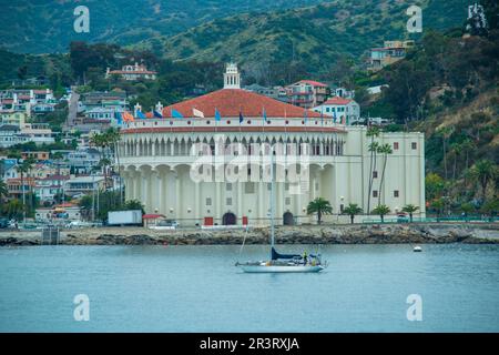 La città di Avalon è il principale centro abitato dell'isola di Catalina, California, USA. Foto Stock