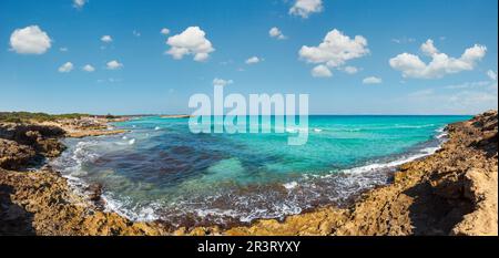 Spiaggia di Punta della Suina, il Salento, Italia Foto Stock