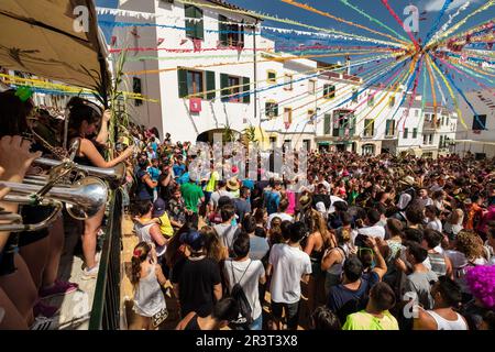 Parodia de Jaleo Jaleo, d'ASE, fiestas de Sant Bartomeu, Ferreries, Menorca, isole Baleari, Spagna. Foto Stock