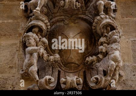 Escudo con la cruz de Malta, Sant Felip Neri, iglesia gótica del siglo XIII sue sustituida por un templo barroco empezado en 1618, palma, Mallorca, isole baleari, Spagna. Foto Stock