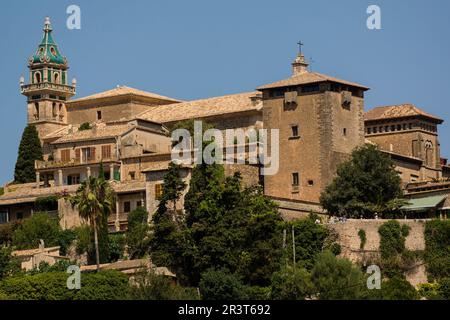 Cartuja y torre palacio del Rey Sancho, Valldemossa, Sierra de Tramuntana, Maiorca, isole Baleari, Spagna, Europa. Foto Stock