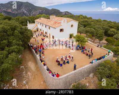 romería y baile de boleros tradicionales, ermita de Maristel la , santuario dedicato alla Vergine del Carmen, fondata nel 1890, bosque de Son Ferrà, Esporles, sierra de Tramuntana, Maiorca, isole balneari, españa, europa. Foto Stock