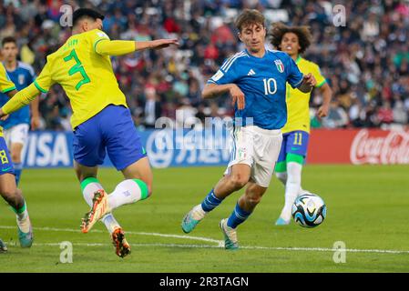 L'Italia ha sconfitto il Brasile 3-2 nella prima partita del Gruppo D della Coppa del mondo FIFA U20 Argentina 2023 allo stadio Mendoza il 21 maggio 2023 Foto Stock