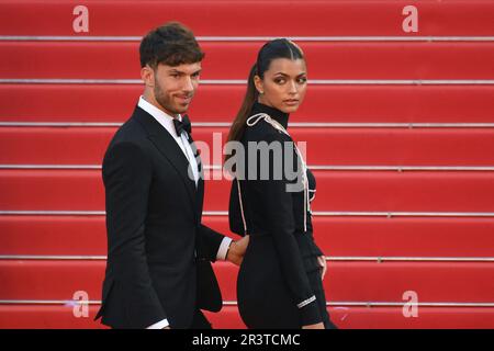 Kika Gomes e Pierre Gasly in arrivo per la proiezione di la Passion De Dodin Bouffant al 76th° Festival di Cannes che si terrà al Palais des Festivals il 24 maggio 2023 a Cannes. Foto di Lionel Urman/ABACAPRESS.COM Foto Stock