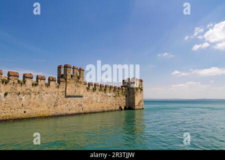 Parete esterna del castello Scaligero Castello Scaligero in Foto Stock