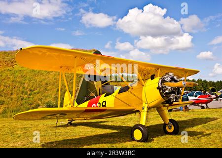 Boeing, Stearman, motore radiale, biplanare, ruota posteriore classica, addestratore, addestratore di base, spettacolare, aereo, base aerea, Wittmund, Jagggeschwader 71 Foto Stock