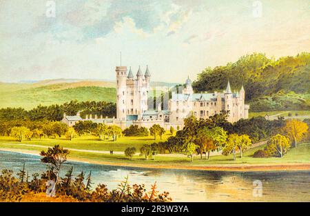 Castello Balmoral, Monti Grampian, fiume, castello reale, residenza estiva, Regina, famiglia reale britannica, parco, alberi, pedoni, storico Foto Stock