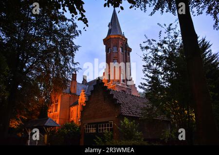 Il bel Kasteel de la Faille (o Castillo de la Faille) a Minnewater - Bruges, Belgio Foto Stock