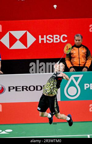 Kuala Lumpur, Malesia. 25th maggio, 2023. Il giapponese Nishimoto Kenta compete durante la partita maschile di single 2nd round contro il indonesiano Jonatan Christie al Malaysia Masters 2023 di Kuala Lumpur, Malesia, 25 maggio 2023. Credit: GAN Chuan Choon/Xinhua/Alamy Live News Foto Stock