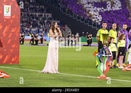 Roma, Italia - Maggio 24 2023 - Fiorentina vs f.c. Internazionale final Coppa Italia - Gaia canta la canzone nazionale italiana alla cerimonia aperta final match coppa italia Credit: Kines Milano/Alamy Live News Foto Stock