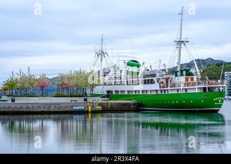 Sandnes, Norvegia, 18 2023 maggio, MV Sandnes Ship restaurata Coastal Trading Ship ormeggiata a Dock Sandnes Harbour Foto Stock