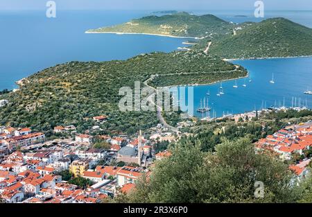 Vista di Kaş dalle scogliere sopra, Via Licia, Kaş, Turchia Foto Stock