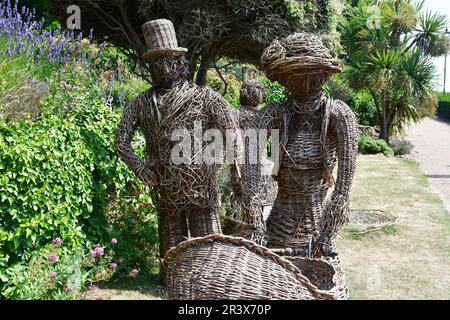 Willow scultura in Felixstowe Seafront Gardens, Felixstowe, Suffolk, UK Foto Stock