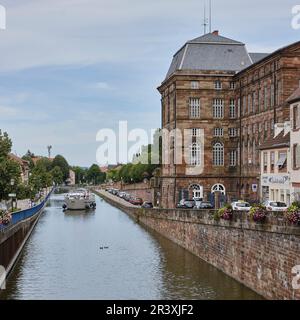 Porto fluviale di Saverne (Francia nord-orientale) sul Canal de la Marne au Rhin (canale Marne-Rhine) Foto Stock