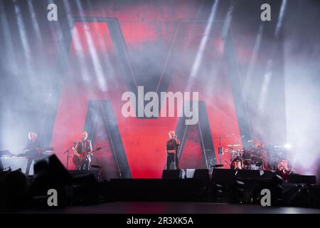 Stoccolma, Svezia. 23rd maggio, 2023. Depeche Mode sul palco durante il Memento Mori World Tour 2023 alla Friends Arena di Stoccolma, Svezia, il 23 maggio 2023. Foto: Peter Wixtrom/Aftonbladet/TT Credit: TT News Agency/Alamy Live News Foto Stock