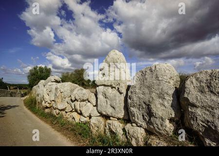 Muralla de Es Pou Celat, epoca talayotica (1300-123 a. C.) , ristoranti de onu antiguo poblado fortificado, Porreres, Comarca de Es Pla, Mallorca, Spagna. Foto Stock